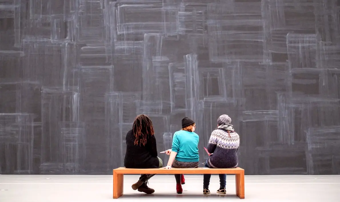 Sådan bliver et portræt til: fra første notat til sidste linje